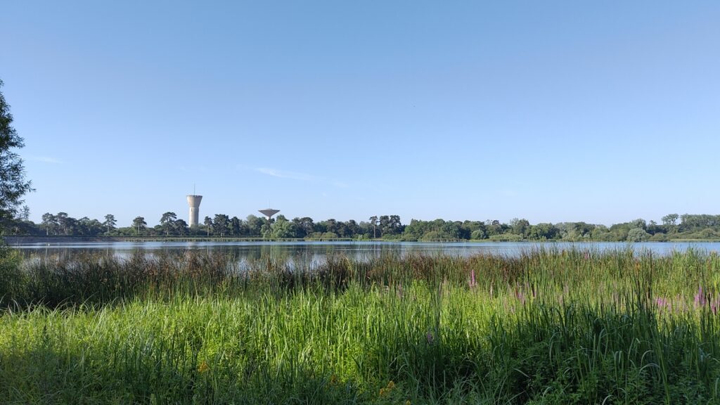 Photo de l'étang de l'ile de loisirs de Saint-Quentin-en-Yvelines
